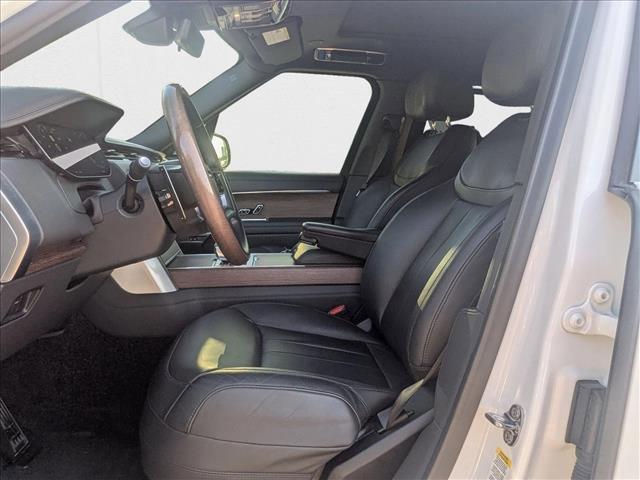 Photo of 2024 Fuji White [White] Land Rover Range Rover