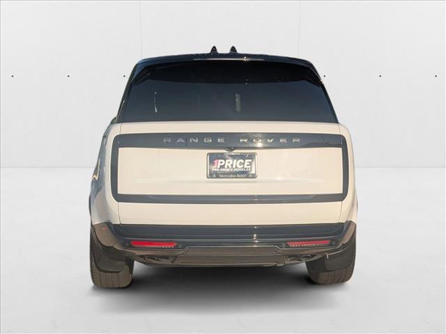 Photo of 2024 Fuji White [White] Land Rover Range Rover
