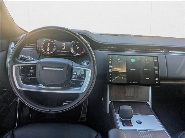 Photo of 2024 Fuji White [White] Land Rover Range Rover