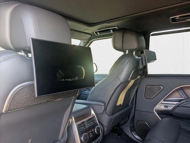 Photo of 2024 Fuji White [White] Land Rover Range Rover