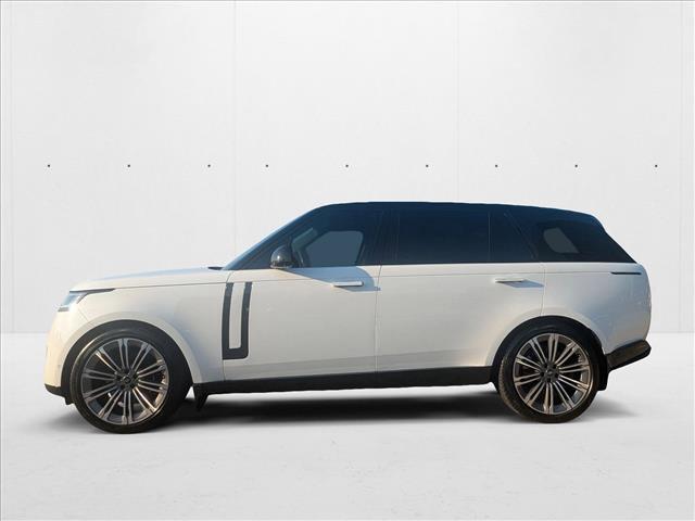 Photo of 2024 Fuji White [White] Land Rover Range Rover