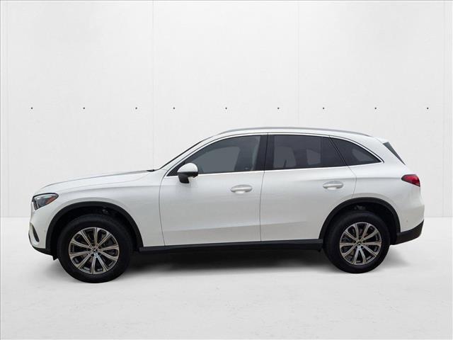 Photo of 2025 Polar White Mercedes-Benz GLC 300