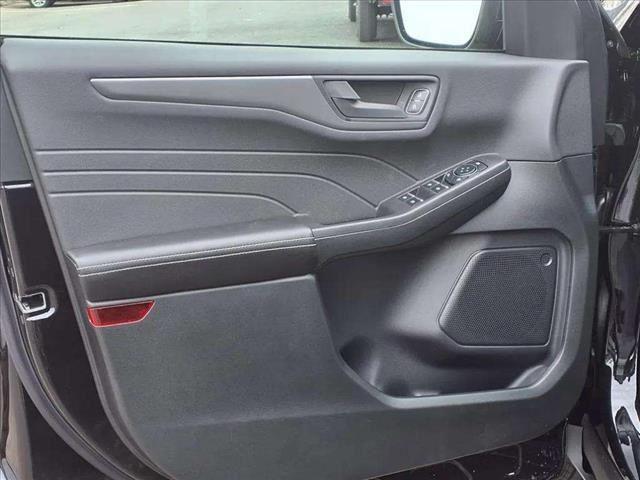 Photo of 2025 Black Metallic Ford Escape