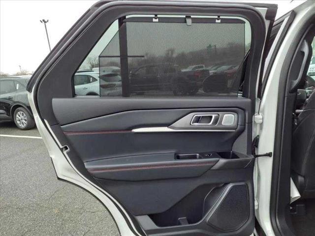 Photo of 2025 White Metallic Ford Explorer