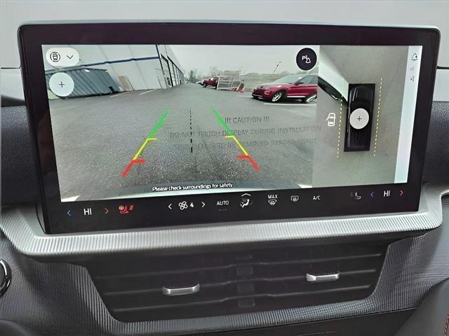 Photo of 2025 White Metallic Ford Explorer