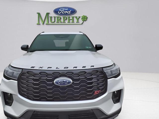 Photo of 2025 White Metallic Ford Explorer