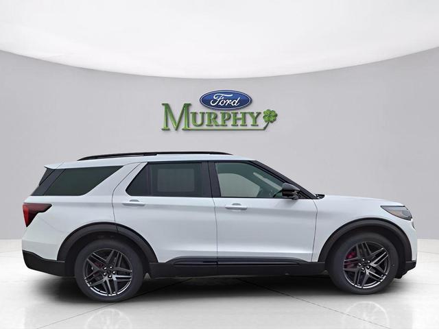 Photo of 2025 White Metallic Ford Explorer