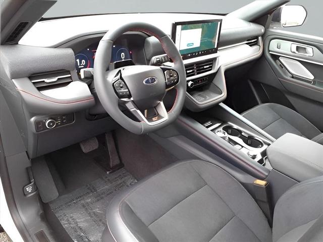 Photo of 2025 White Metallic Ford Explorer