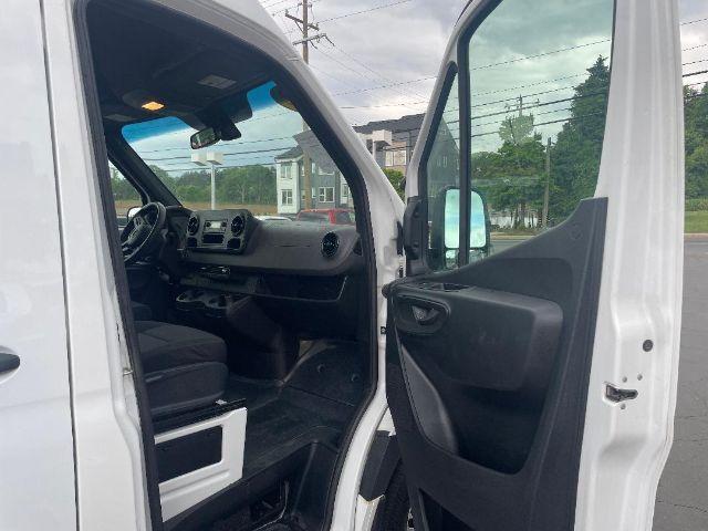 Photo of 2022 Arctic White Mercedes-Benz Sprinter 2500
