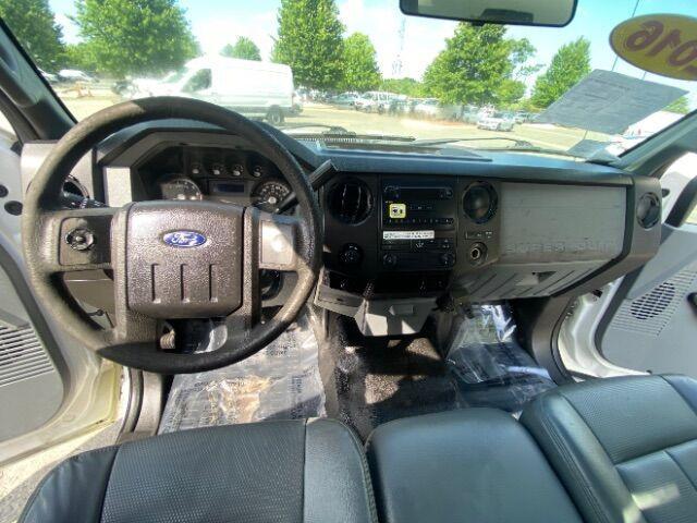 Photo of 2016 Oxford White Ford F-250