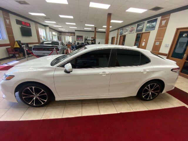 Photo of 2020 Super White Toyota Camry