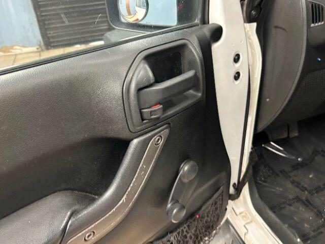 Photo of 2013 Bright White Jeep Wrangler Unlimited