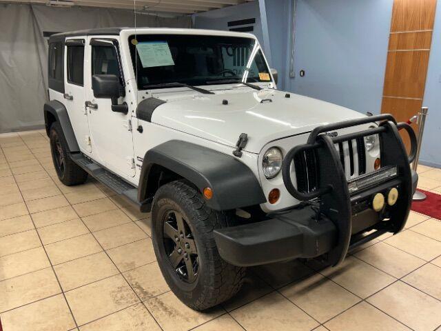 Photo of 2013 Bright White Jeep Wrangler Unlimited