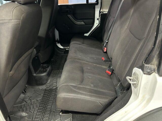 Photo of 2013 Bright White Jeep Wrangler Unlimited
