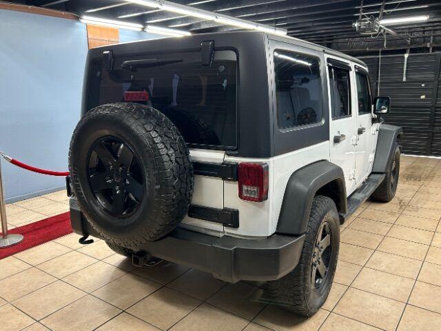 Photo of 2013 Bright White Jeep Wrangler Unlimited
