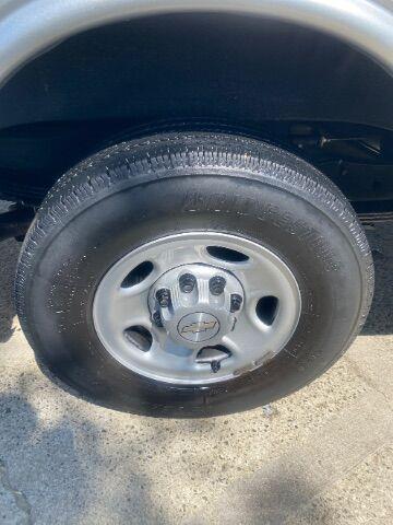 Photo of 2018 Silver Ice Metallic Chevrolet Express 2500