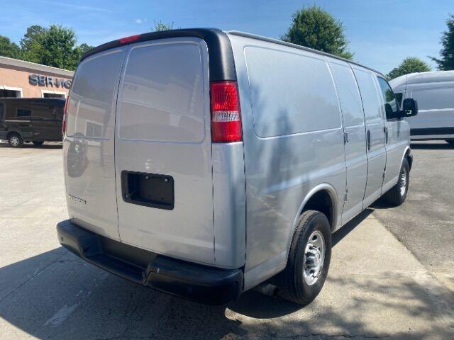 Photo of 2018 Silver Ice Metallic Chevrolet Express 2500