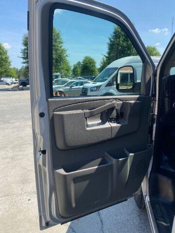 Photo of 2018 Silver Ice Metallic Chevrolet Express 2500