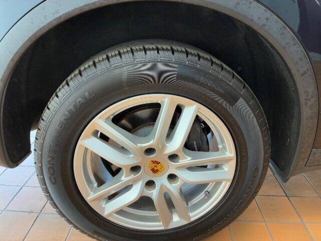 Photo of 2018 Blue Porsche Cayenne