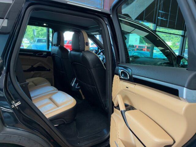 Photo of 2018 Blue Porsche Cayenne