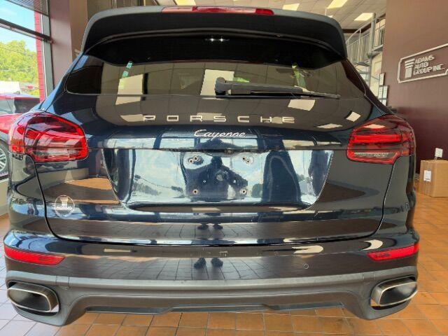 Photo of 2018 Blue Porsche Cayenne