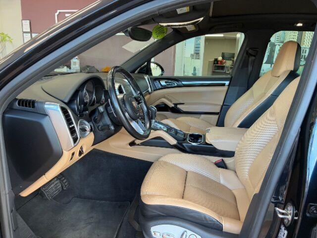 Photo of 2018 Blue Porsche Cayenne