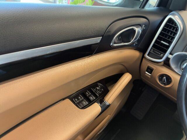 Photo of 2018 Blue Porsche Cayenne