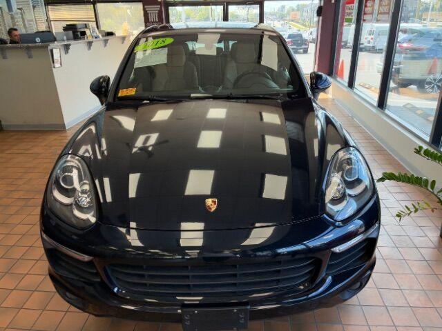 Photo of 2018 Blue Porsche Cayenne