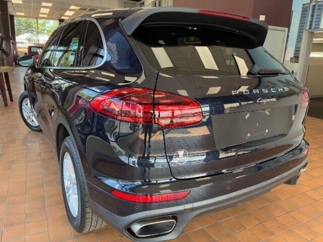 Photo of 2018 Blue Porsche Cayenne
