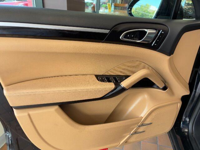 Photo of 2018 Blue Porsche Cayenne