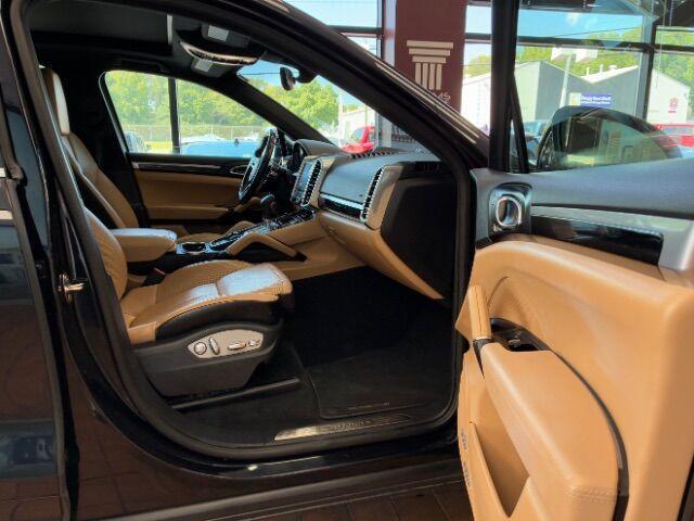 Photo of 2018 Blue Porsche Cayenne