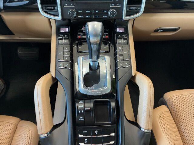 Photo of 2018 Blue Porsche Cayenne