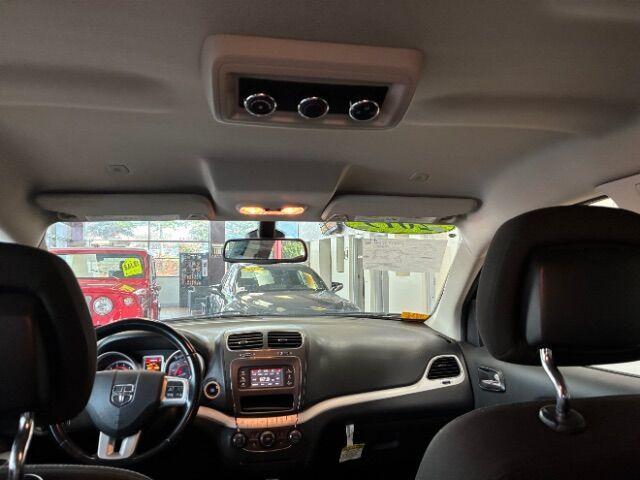 Photo of 2019 Contusion Blue Pearlcoat Dodge Journey