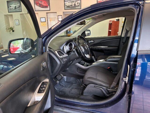 Photo of 2019 Contusion Blue Pearlcoat Dodge Journey