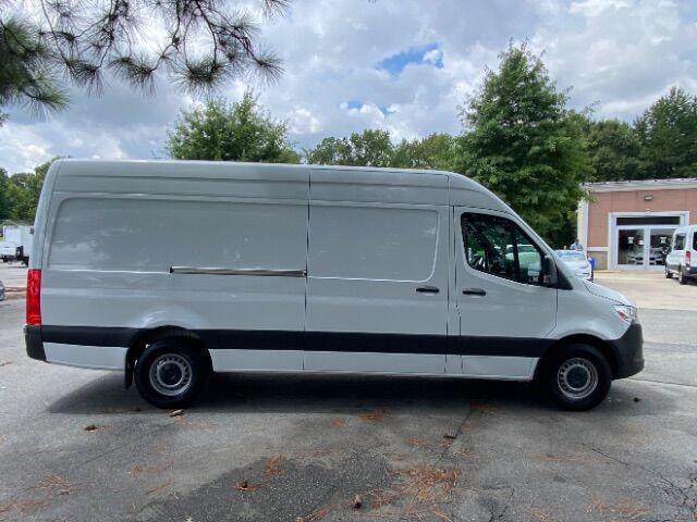 Photo of 2023 Arctic White Mercedes-Benz Sprinter 2500
