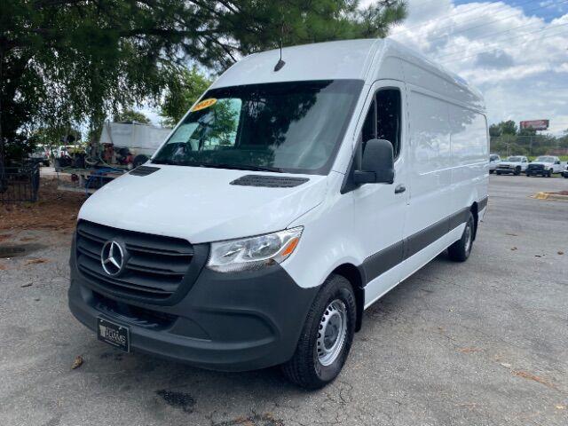 Photo of 2023 Arctic White Mercedes-Benz Sprinter 2500