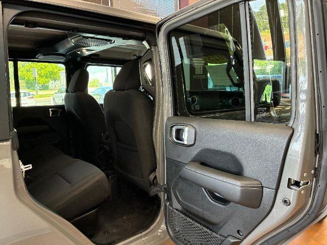 Photo of 2023 Granite Crystal Clearcoat Metallic Jeep Gladiator