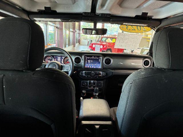 Photo of 2023 Granite Crystal Clearcoat Metallic Jeep Gladiator