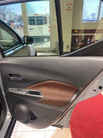 Photo of 2022 Boulder Gray Pearl Nissan Kicks