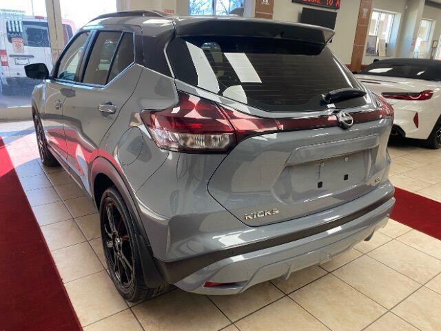 Photo of 2022 Boulder Gray Pearl Nissan Kicks