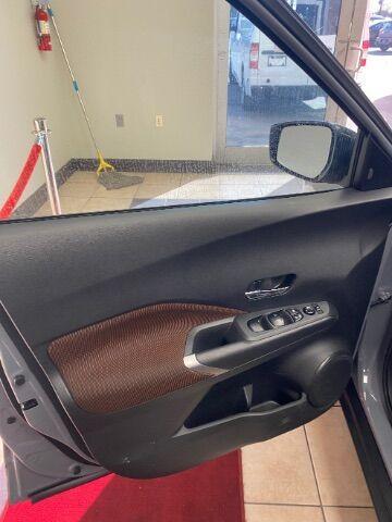 Photo of 2022 Boulder Gray Pearl Nissan Kicks