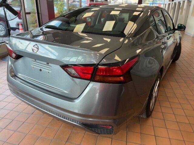 Photo of 2021 Gun Metallic Nissan Altima