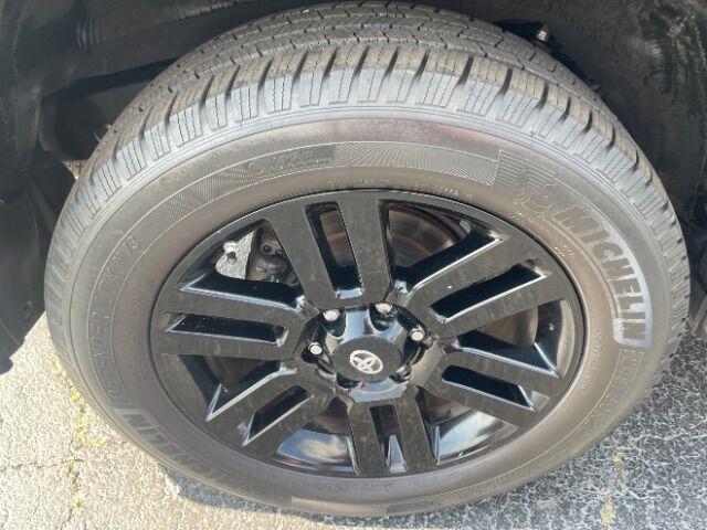 Photo of 2019 Midnight Black Metallic Toyota 4Runner