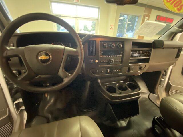 Photo of 2018 Summit White Chevrolet Express 3500