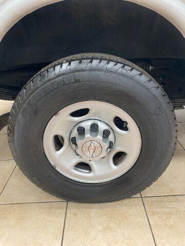 Photo of 2018 Summit White Chevrolet Express 3500