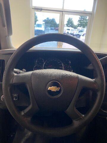 Photo of 2018 Summit White Chevrolet Express 3500