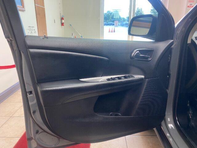 Photo of 2020 Destroyer Gray Clearcoat Dodge Journey
