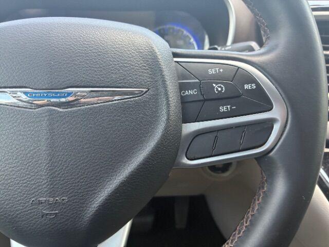 Photo of 2017 Velvet Red Pearlcoat Chrysler Pacifica