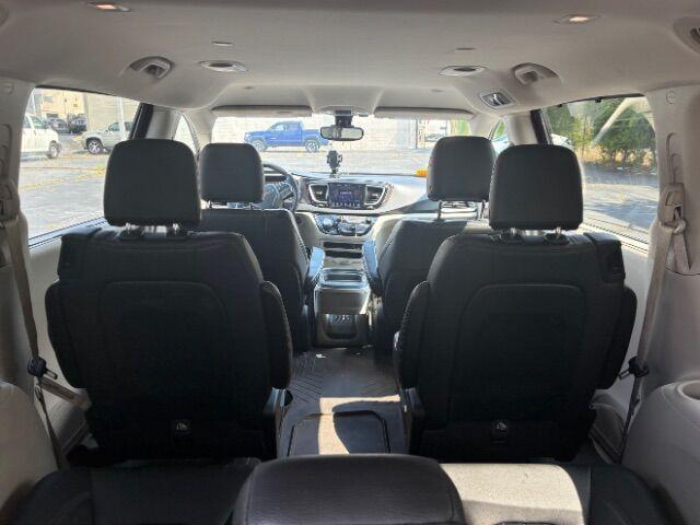 Photo of 2017 Velvet Red Pearlcoat Chrysler Pacifica