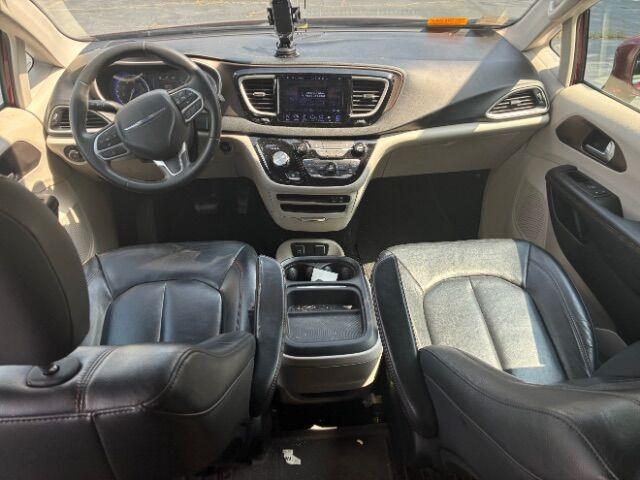 Photo of 2017 Velvet Red Pearlcoat Chrysler Pacifica